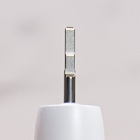 Aufsatz einer Philips Sonicare ohne Bürstenkopf: flacher Metallstift